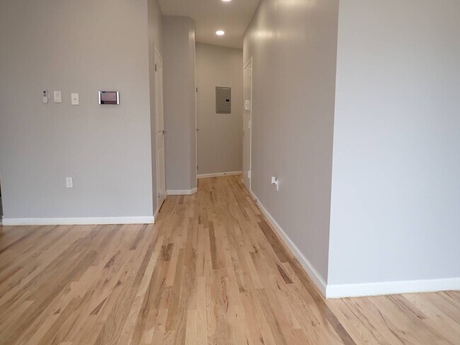 Building Photo - 982 Dumont Ave