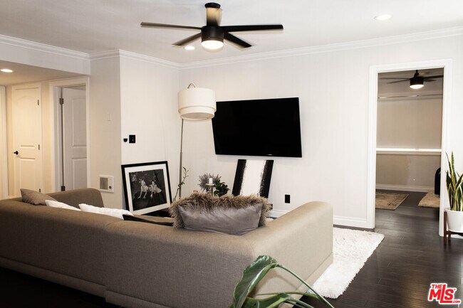 Foto del edificio - 5651 Windsor Way