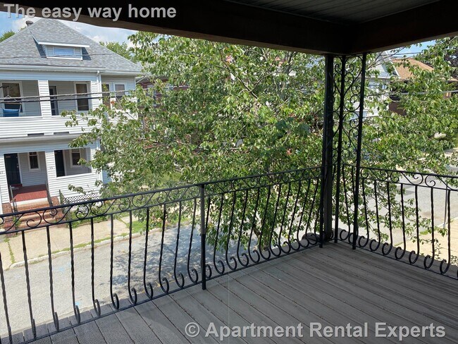Foto del edificio - Medford 2 Bedroom ** 2PKG SPACES