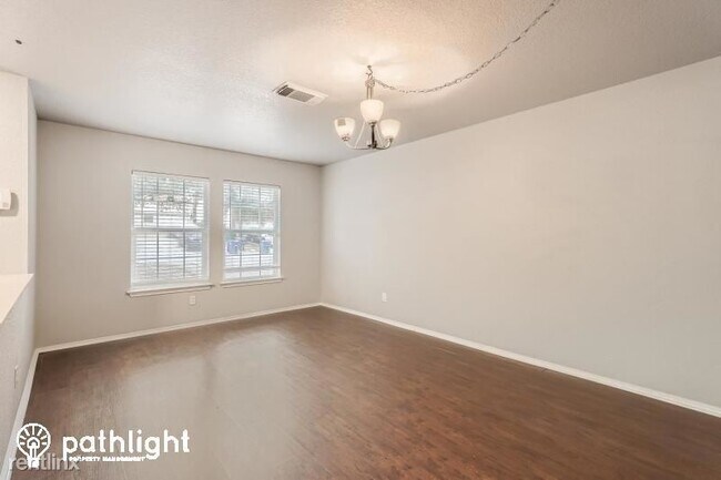 Foto del edificio - 4 br, 2 bath House - 711 Clover Creek UNIT