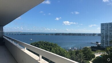 Building Photo - 1627 Brickell Ave