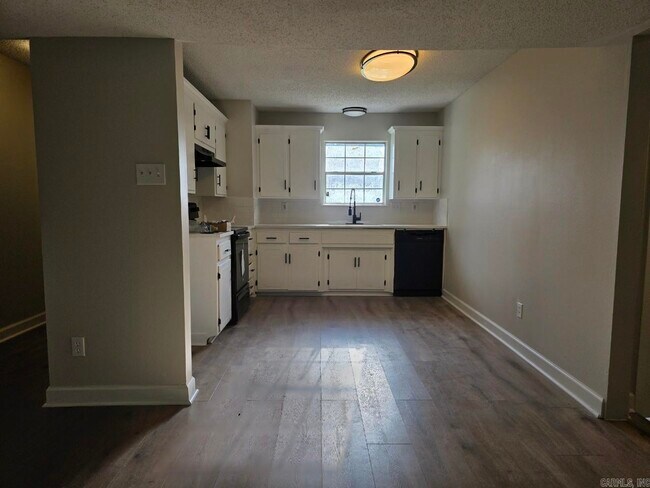 Foto del edificio - 68 Meadowlark Dr