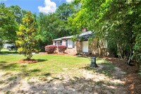 309 Border Dr W