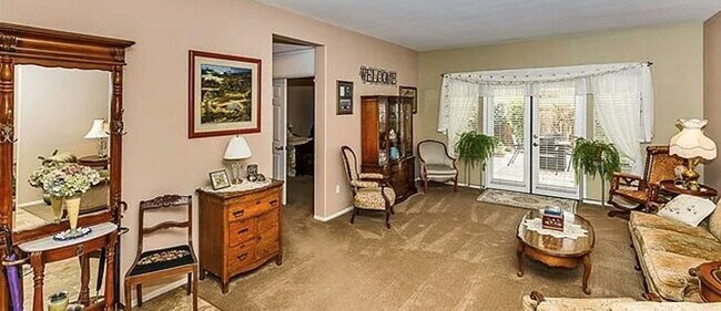 Building Photo - Beautiful Single-Story  4 Bed / 3 Bath Hom...