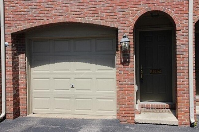 Building Photo - 3057 Barclay Way