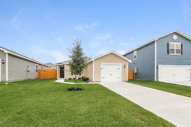 Building Photo - 26420 Richter Dr