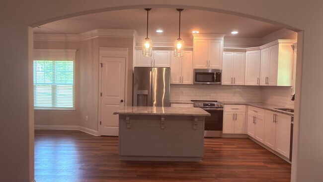 Foto del edificio - 4050 Stowe Dr