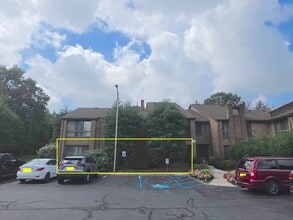 Building Photo - 384 Willowbrook Dr