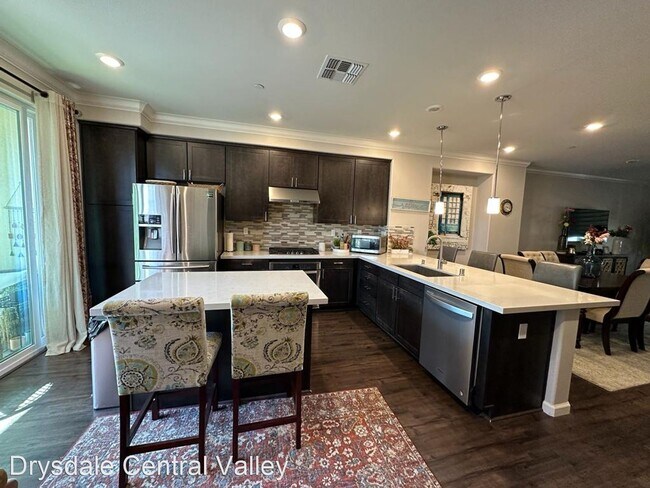 Building Photo - 4 br, 3.5 bath House - 1283 Milkweed St.