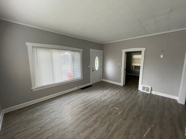 Building Photo - John Ball Park 4 bedroom 1.5 Bathroom Home
