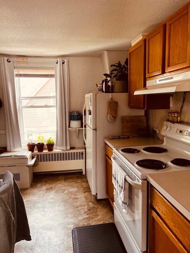 Building Photo - 12 Highland Ter