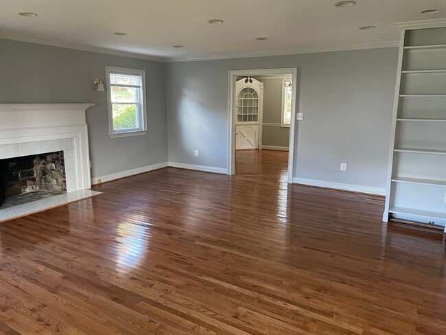 Photo - Cheerful 3 Bedroom 2 Bathroom With Office ... House