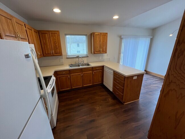 Building Photo - 9683 Little Creek Ct