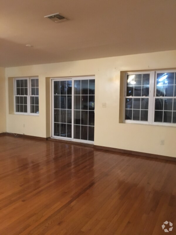 Canarsie Apartments for Rent with Hardwood Floors Brooklyn, NY 10