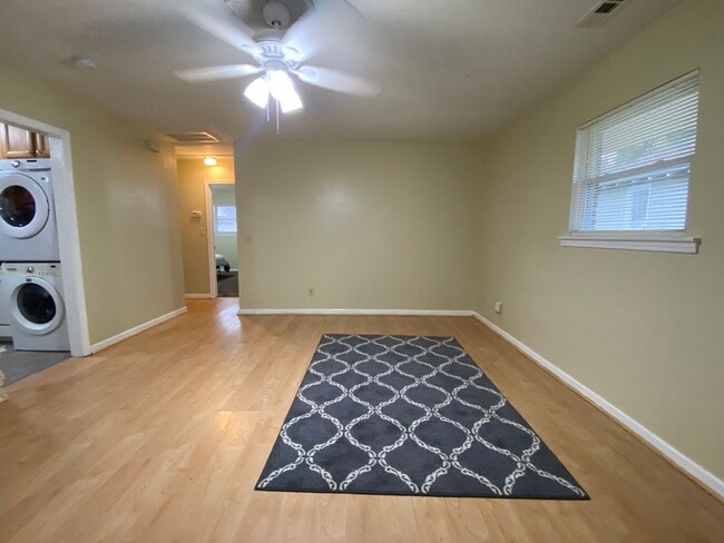 Building Photo - 303 Branham Avenue