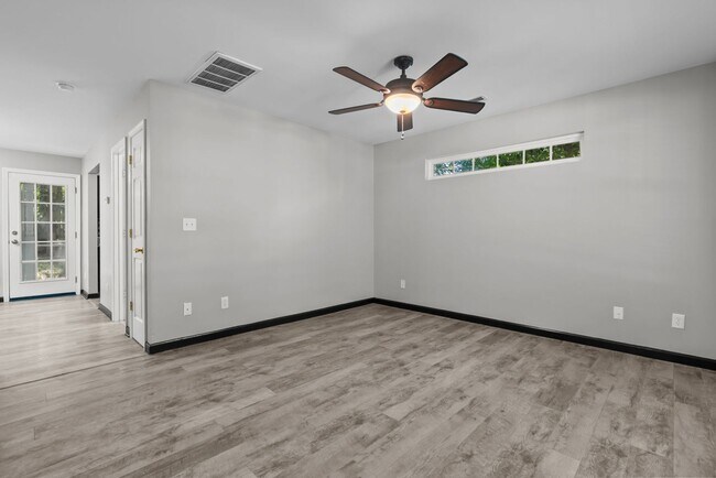 Foto del edificio - Western Branch 4 bed Ready Now!!