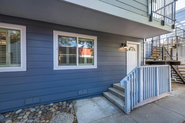 Building Photo - 605 Highland Ave