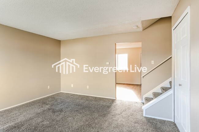 Foto del edificio - 5427 Carbondale Dr