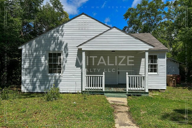 Building Photo - **No Deposit!!** Beautiful and Cozy 2 Bedr...