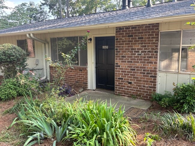 Building Photo - 205 Whitehall Rd