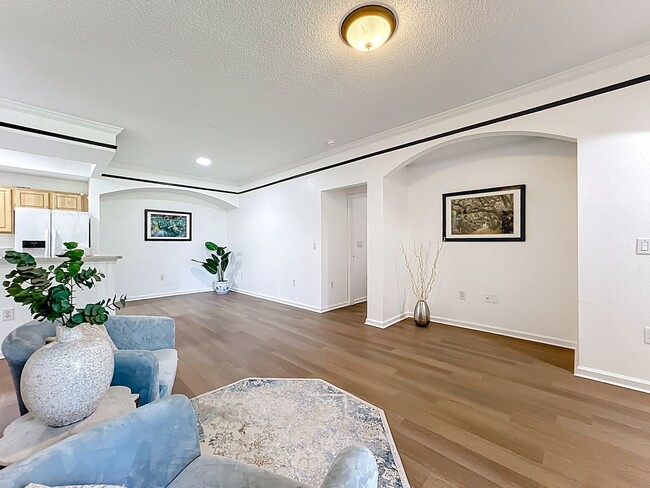 Building Photo - 3 Bedroom with Water View - Villanova at Hunters Creek