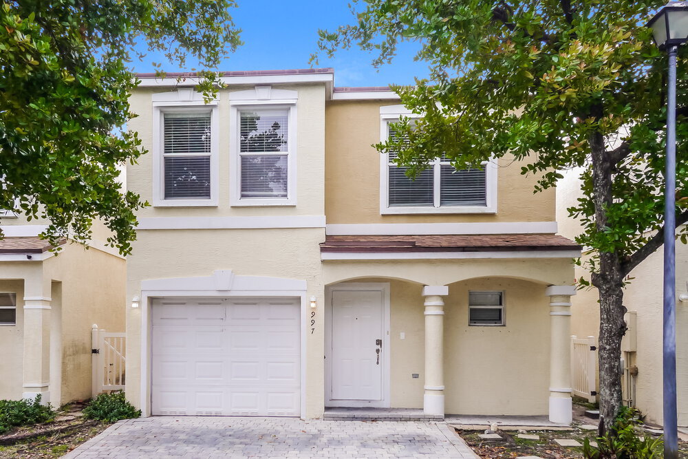 Foto principal - 997 SW 15th St