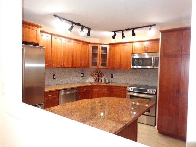 Foto del edificio - 151 Coolidge Ave