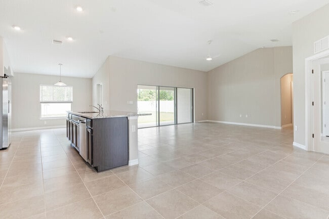 Building Photo - 25 Woodfield Dr