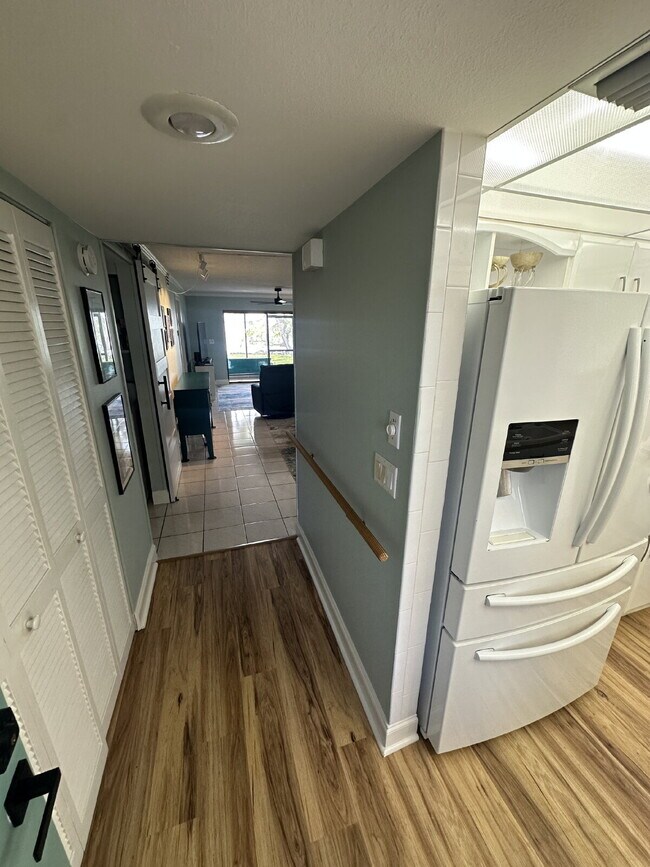 Foto del edificio - DIRECT RIVER CONDO