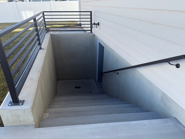 Separate Entrance - 1322 E 750 S