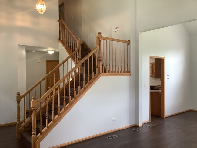 Building Photo - 2204 Irvine Lane