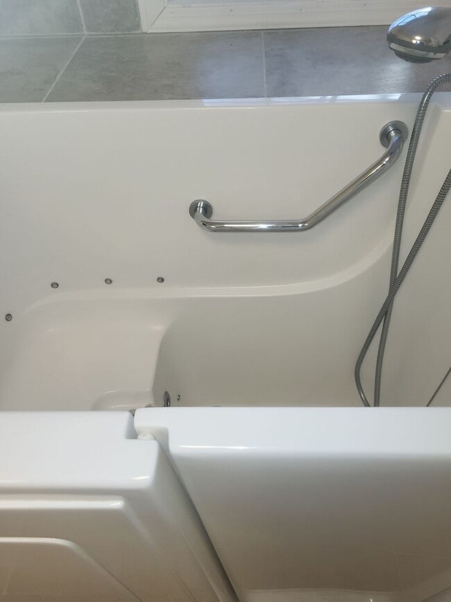 Foto del edificio - 5 Dupaw Gould Rd