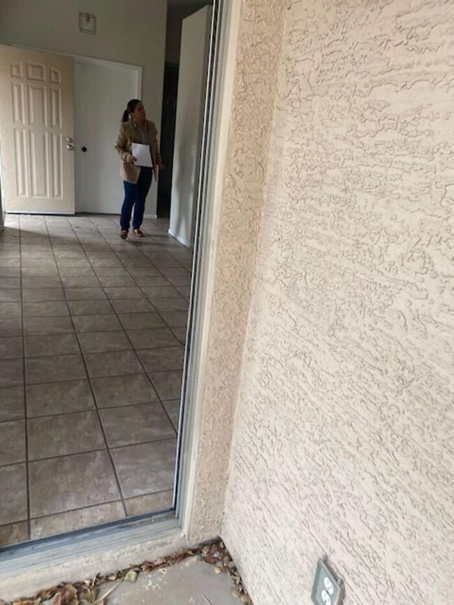 Building Photo - $2,350 3 Bedroom Gilbert 85296 Home For Le...