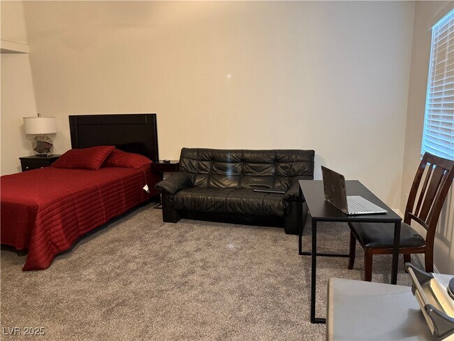 Foto del edificio - 2749 Canarsy Ct