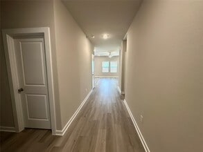 Building Photo - 12324 Ridge Top Dr