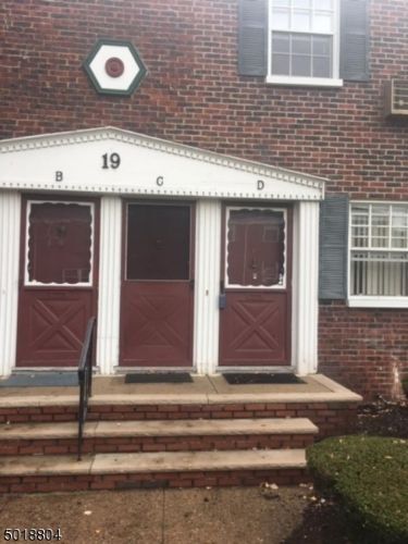 Primary Photo - 19D W Roselle Ave