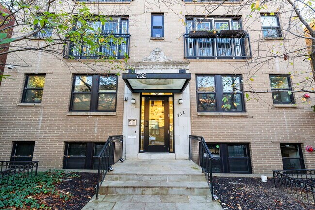 Foto del edificio - 732 Lamont St NW