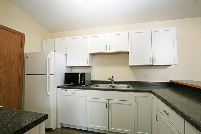 Building Photo - 1373 Cunat Ct