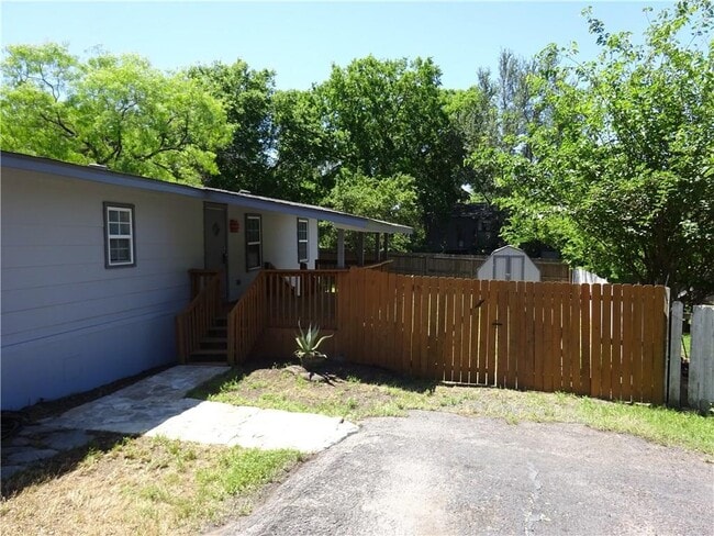 Foto del edificio - 21403 Choctaw Cove