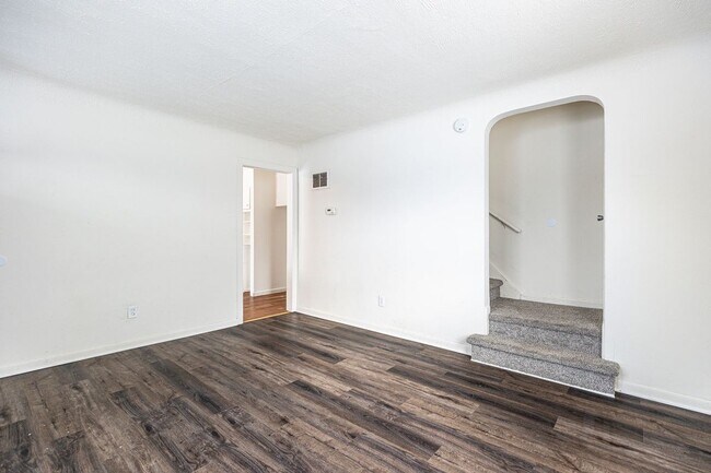 Foto del edificio - 27710 Larchmont St