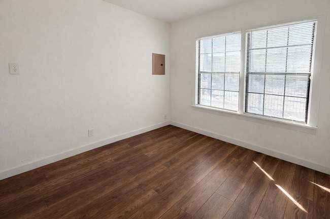 Foto del edificio - 1411 Lamar St