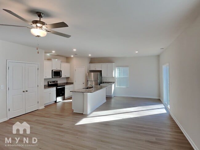 Building Photo - 6232 Lowe Ln