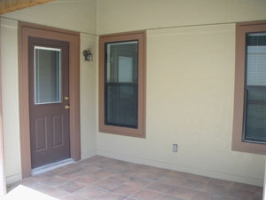 Building Photo - 627 Lois St