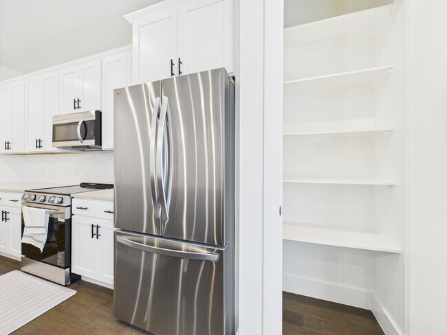 Foto del edificio - 2940 Huffman Way - C