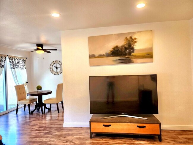 Foto del edificio - 1812 Pritchard Way