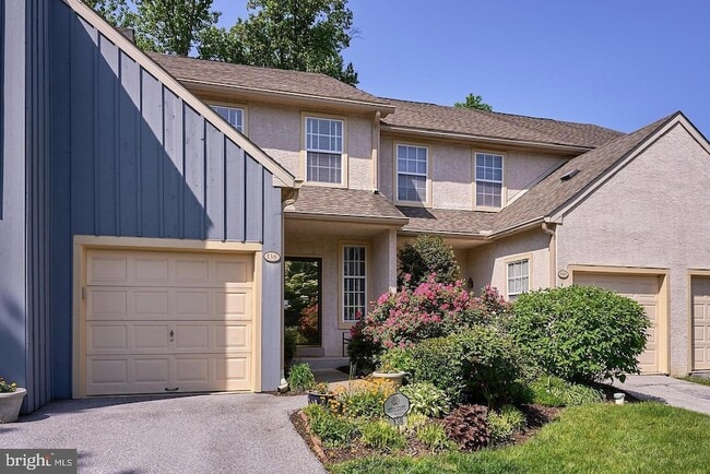 Photo - 138 Whispering Oaks Dr Townhome