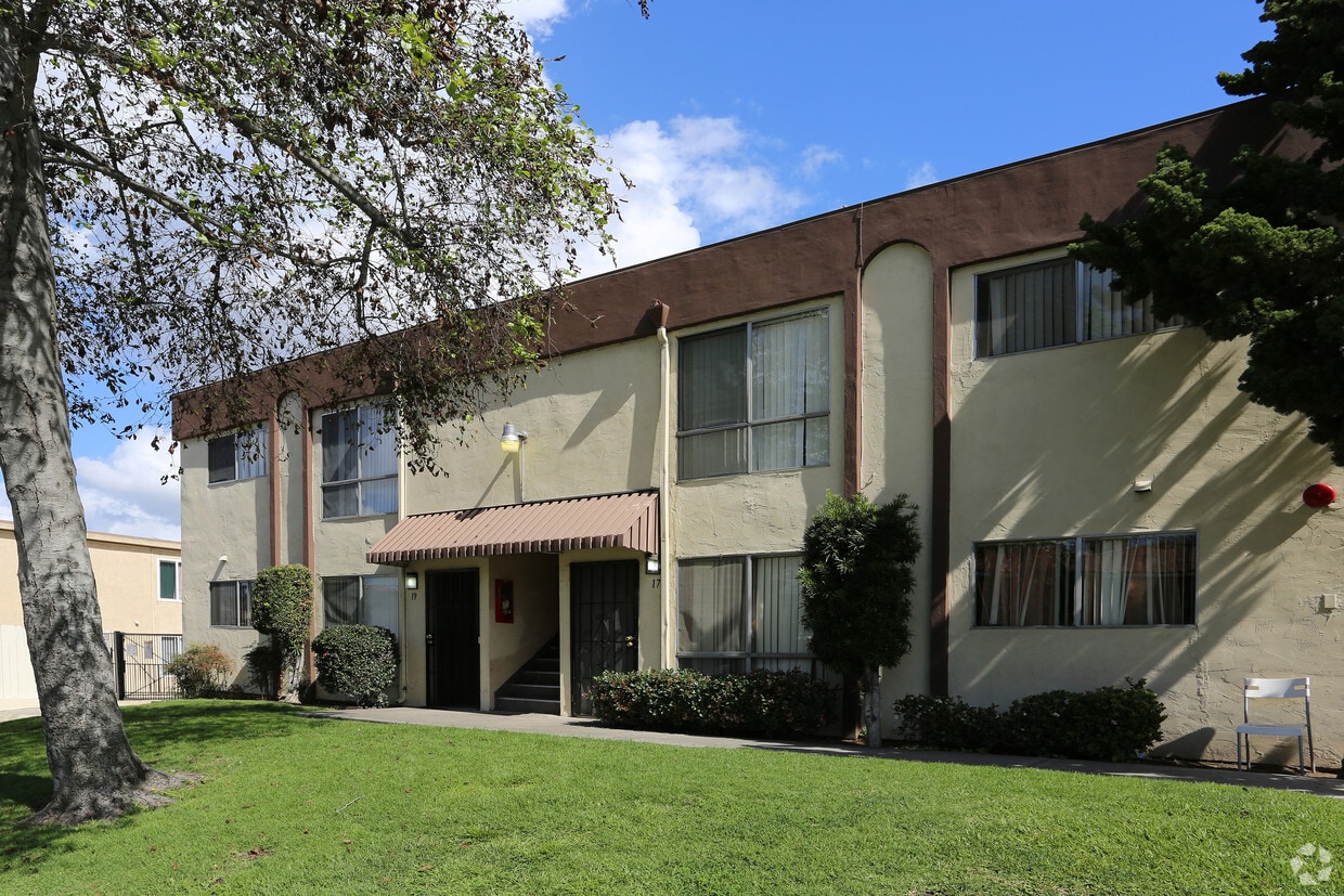 Laurel Lane Apartments 203 Laurel Ave National City, CA