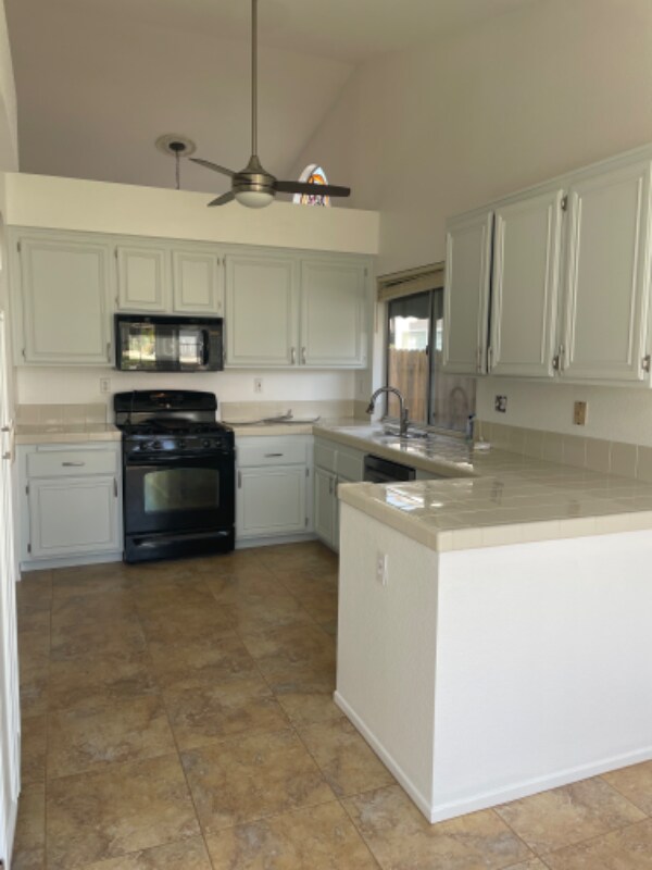 Foto del edificio - 28095 Aspenwood Way