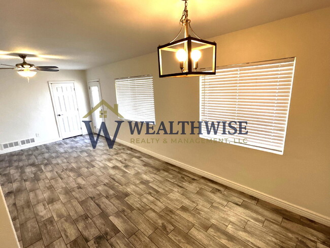 Building Photo - Freshly Remodeled 3 Bedroom 2 Bath Home for Rent 4641 E 13th Street Unit A,Tucson, AZ 85711 $1,49...
