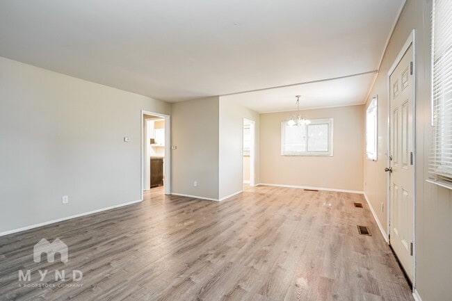 Foto del edificio - 1327 Marble Dr
